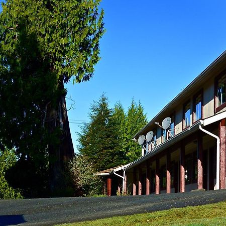 The Bamfield Motel Salmon Beach Buitenkant foto