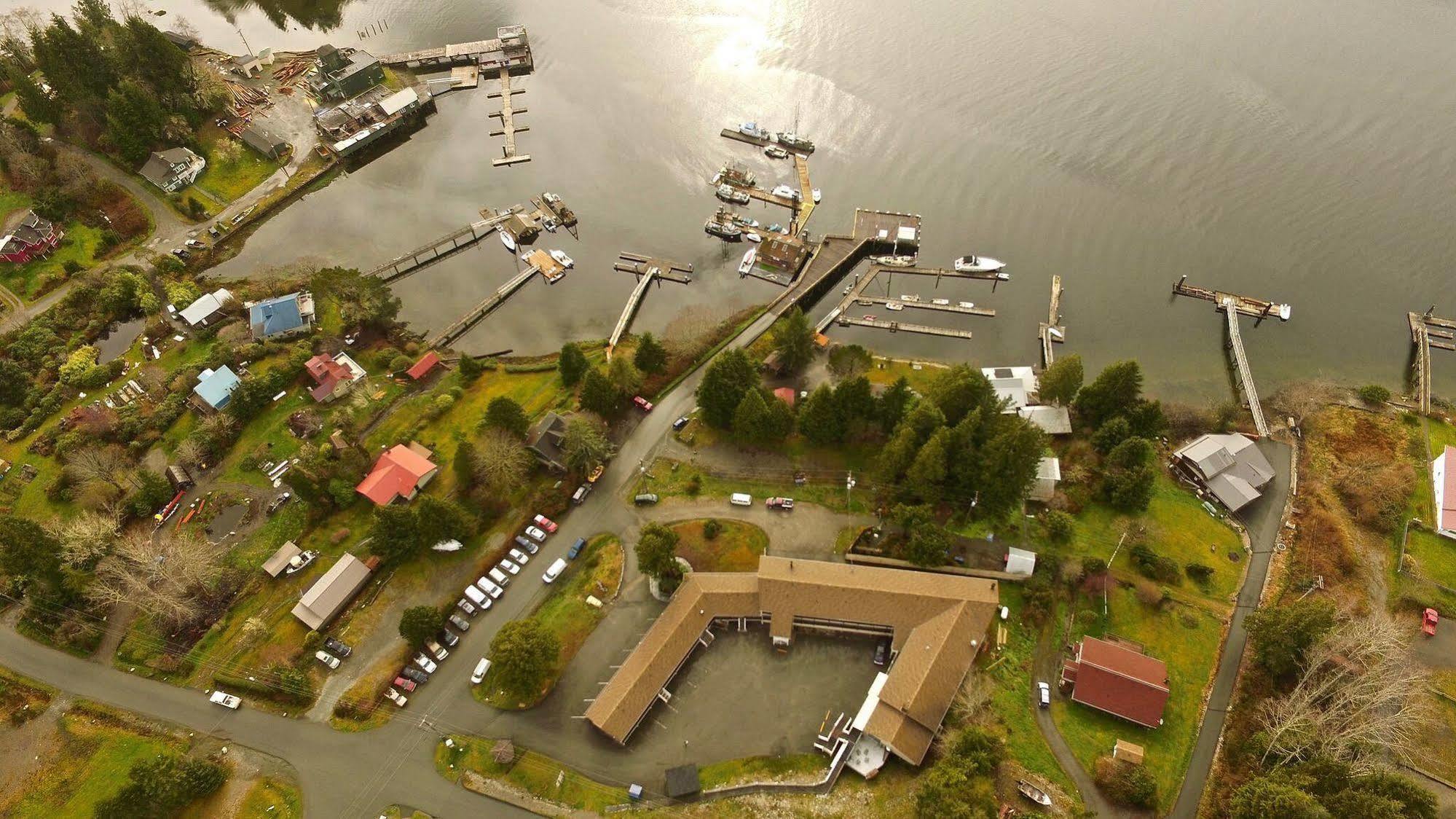 The Bamfield Motel Salmon Beach Buitenkant foto